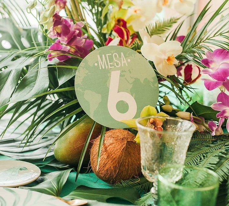 Decoración tropical para tu mesa de bodas